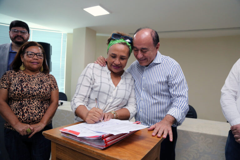 Prefeitura realiza pagamento de funcionários que aderirem a programa