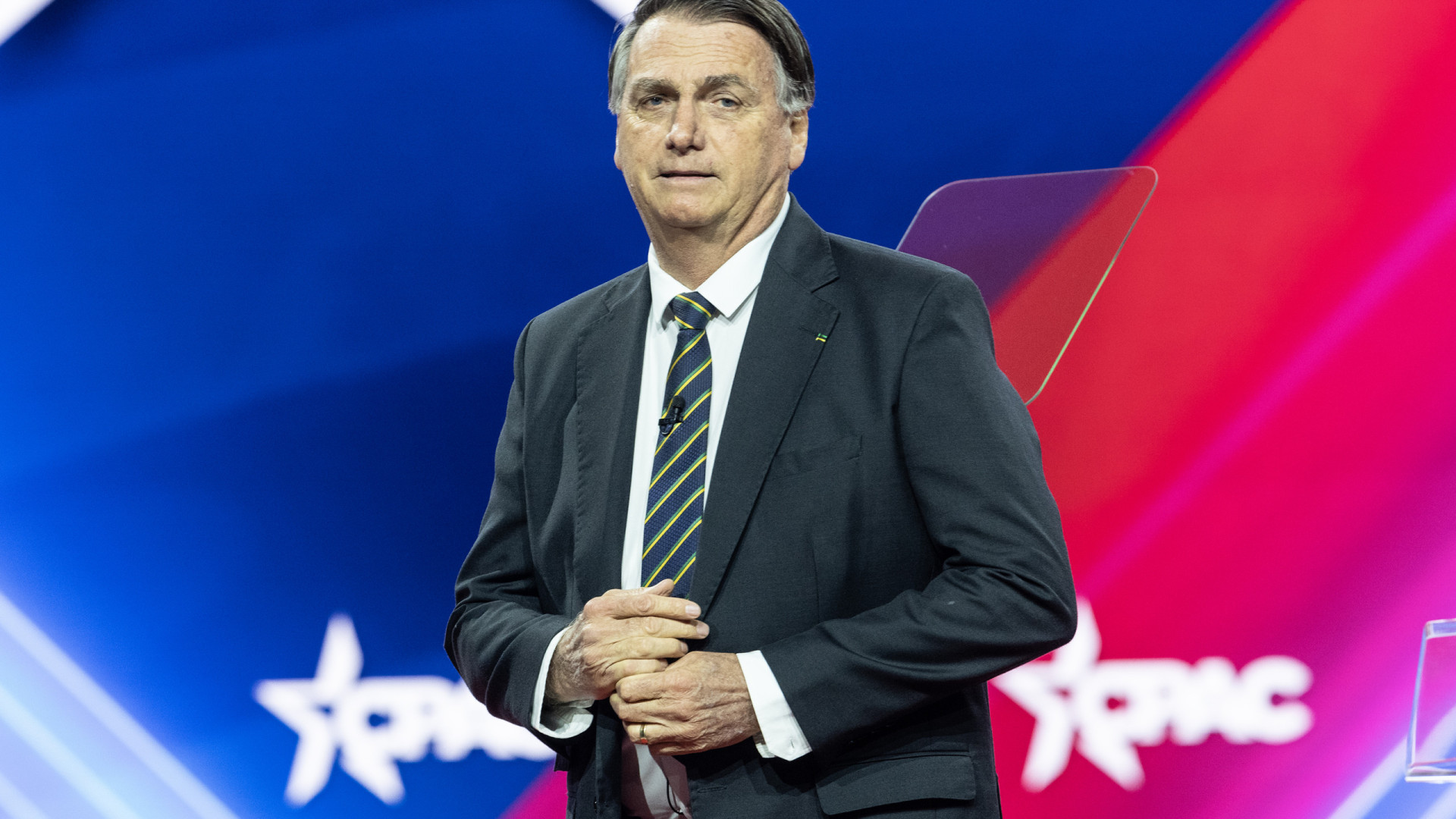 Jair Bolsonaro promete regressar ao Brasil ainda este mês