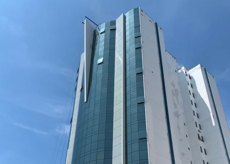 Você pode ter uma sala no magnífico Via Towers; a promoção é da Albuquerque Imóveis