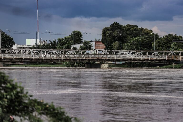 Rio Acre atinge 16,76 m e mais de 150 pessoas são abrigadas no Parque de Exposição
