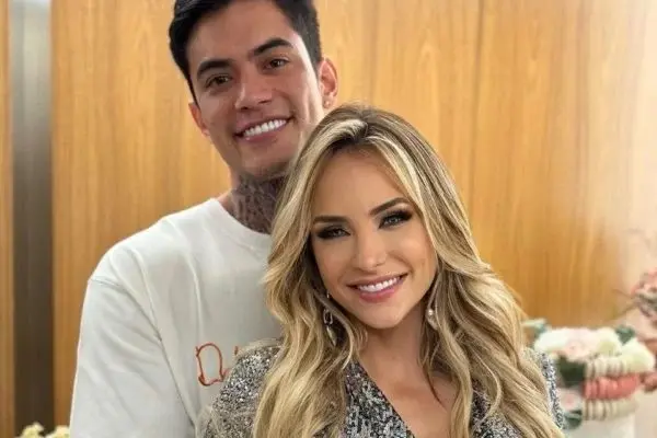 Relógio dado por Tierry causa fim do namoro de Gabi Martins