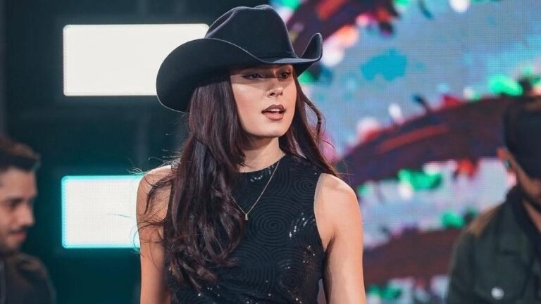 Ana Castela chora após não conseguir atingir tom de música em show