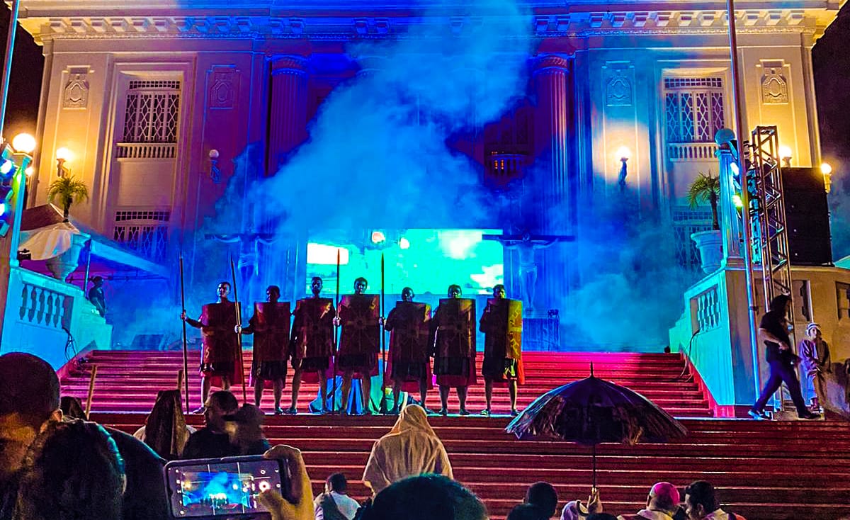 Procissão da Sexta-Feira Santa termina com encenação na Gameleira