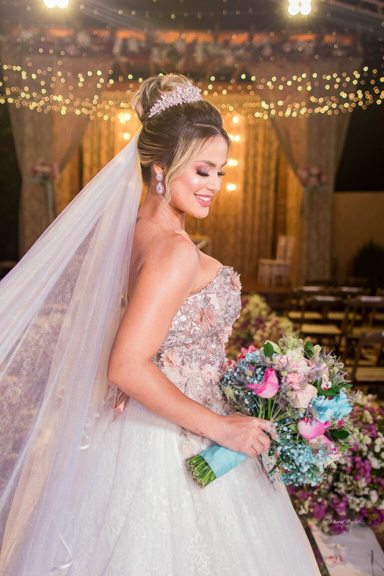 FOTOS: quase um mês antes de morrer, Nayara Vilela casou vestida de princesa