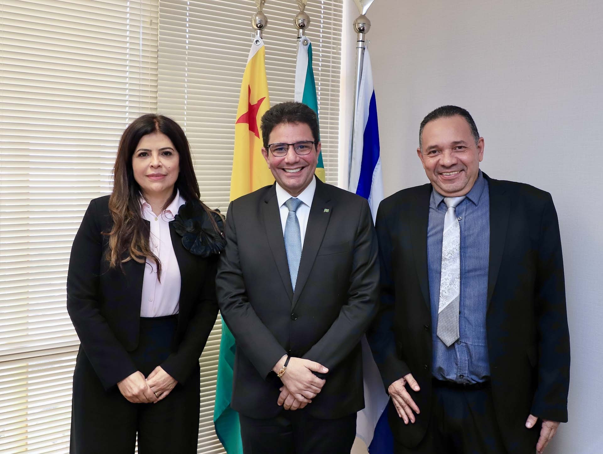 Gladson reúne-se com parlamentares federais e recebe garantia de união