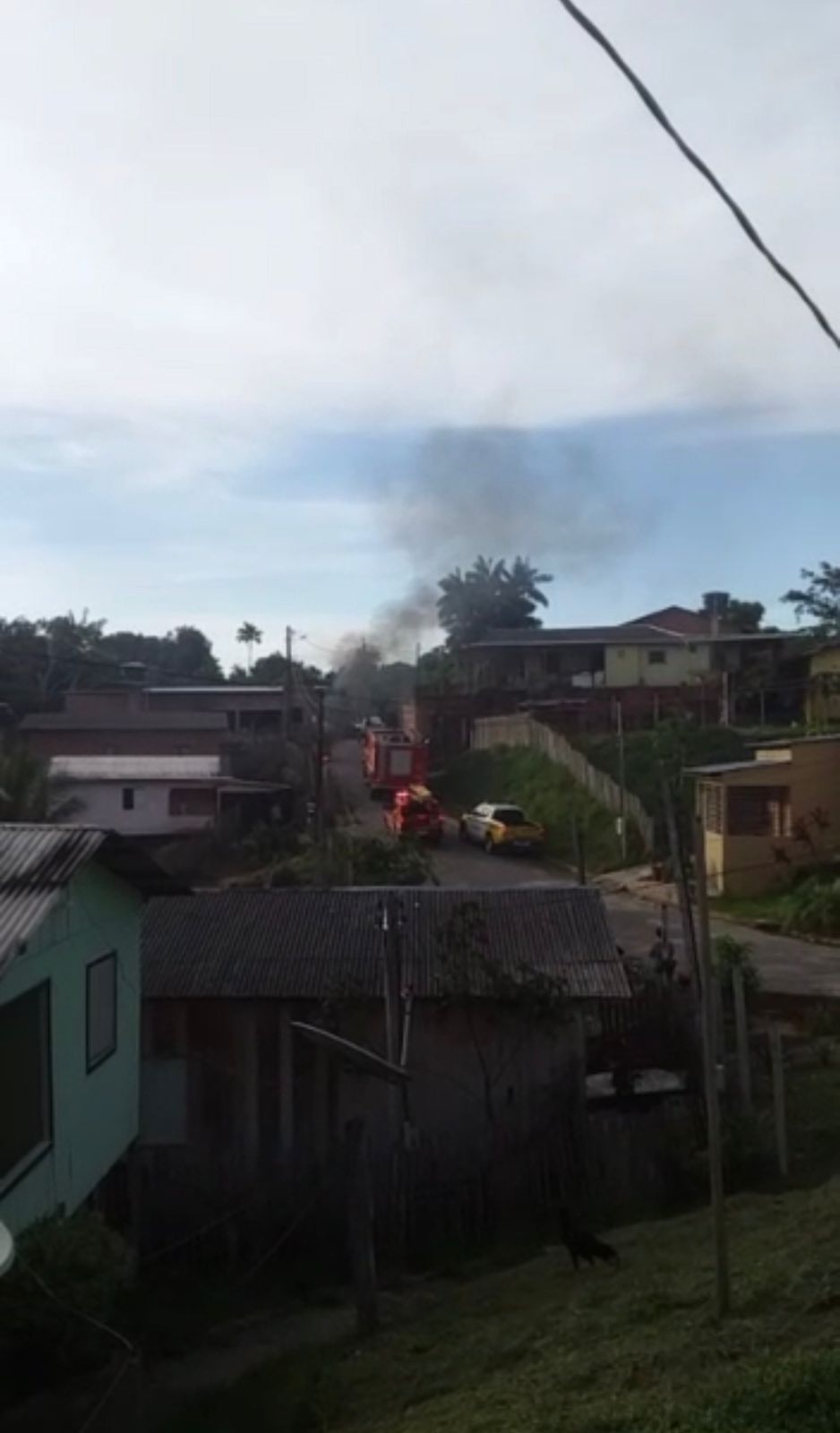 Homem atea fogo na própria motocicleta para impedir que ela fosse apreendida pelo Detran