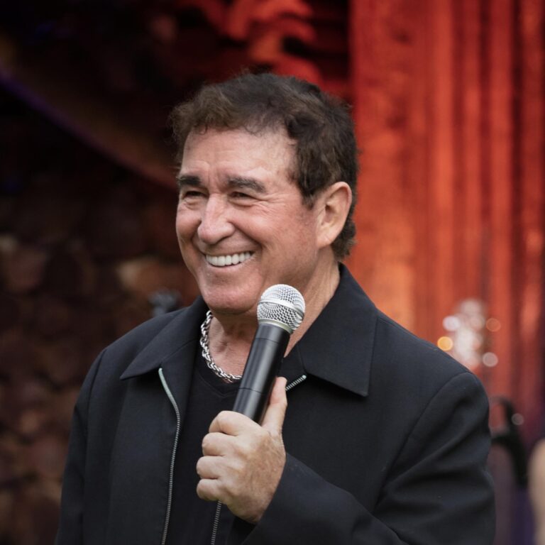 Prefeitura de Rodrigues Alves contrata show de Amado Batista por 300 mil reais