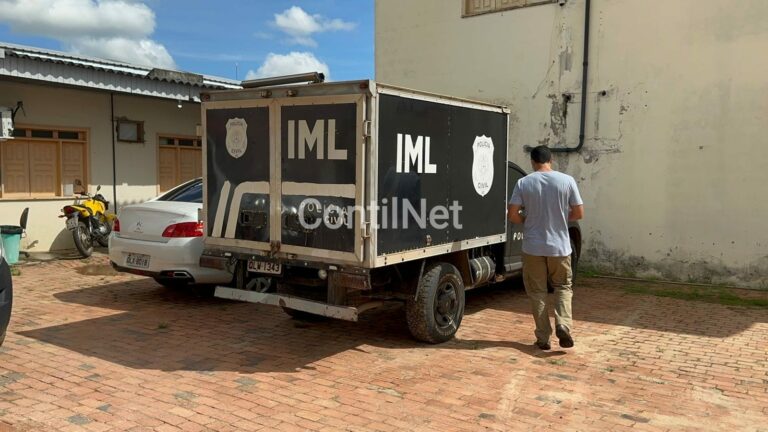 No Acre, mulher morre eletrocutada ao tentar arrumar cano, e filha de 7 anos encontra o corpo