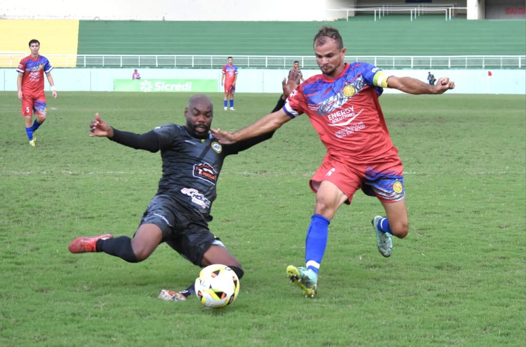 Plácido de Castro goleia a Adesg e mantém chances de disputar o returno
