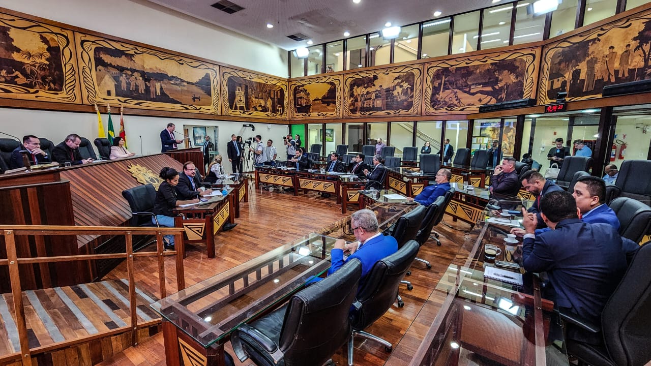 Aleac aprova empréstimo de R$ 50 milhões para Gladson construir casas populares