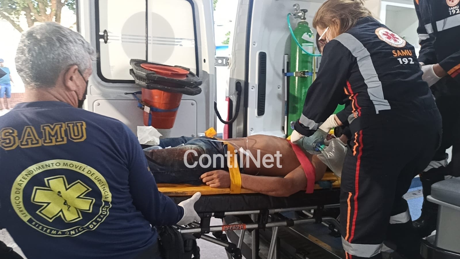 Colisão entre carro e moto deixa jovem gravemente ferido em Rio Branco