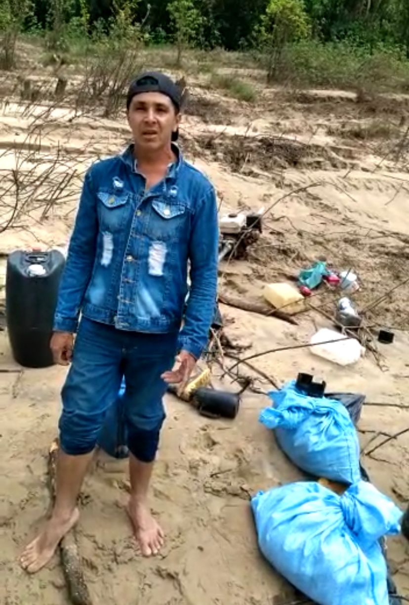 Morador se revolta com motorista do ICMbio após naufrágio de barco em Sena Madureira