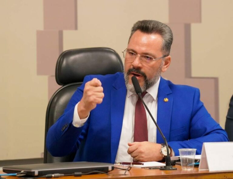 Alan Rick foi o único senador do Acre a votar a favor do reajuste do piso da Enfermagem