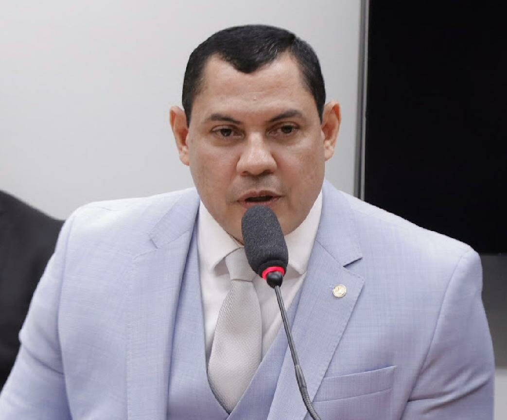 “Estou focado no mandato”, declara Ulysses sobre disputar Prefeitura de Rio Branco