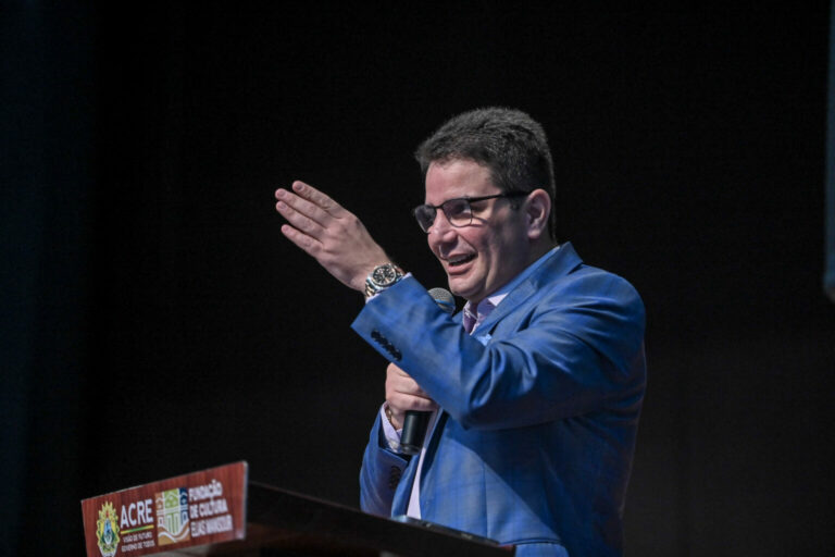 Gladson Cameli dispara críticas a embargos realizados pelo Ibama em propriedades no Acre