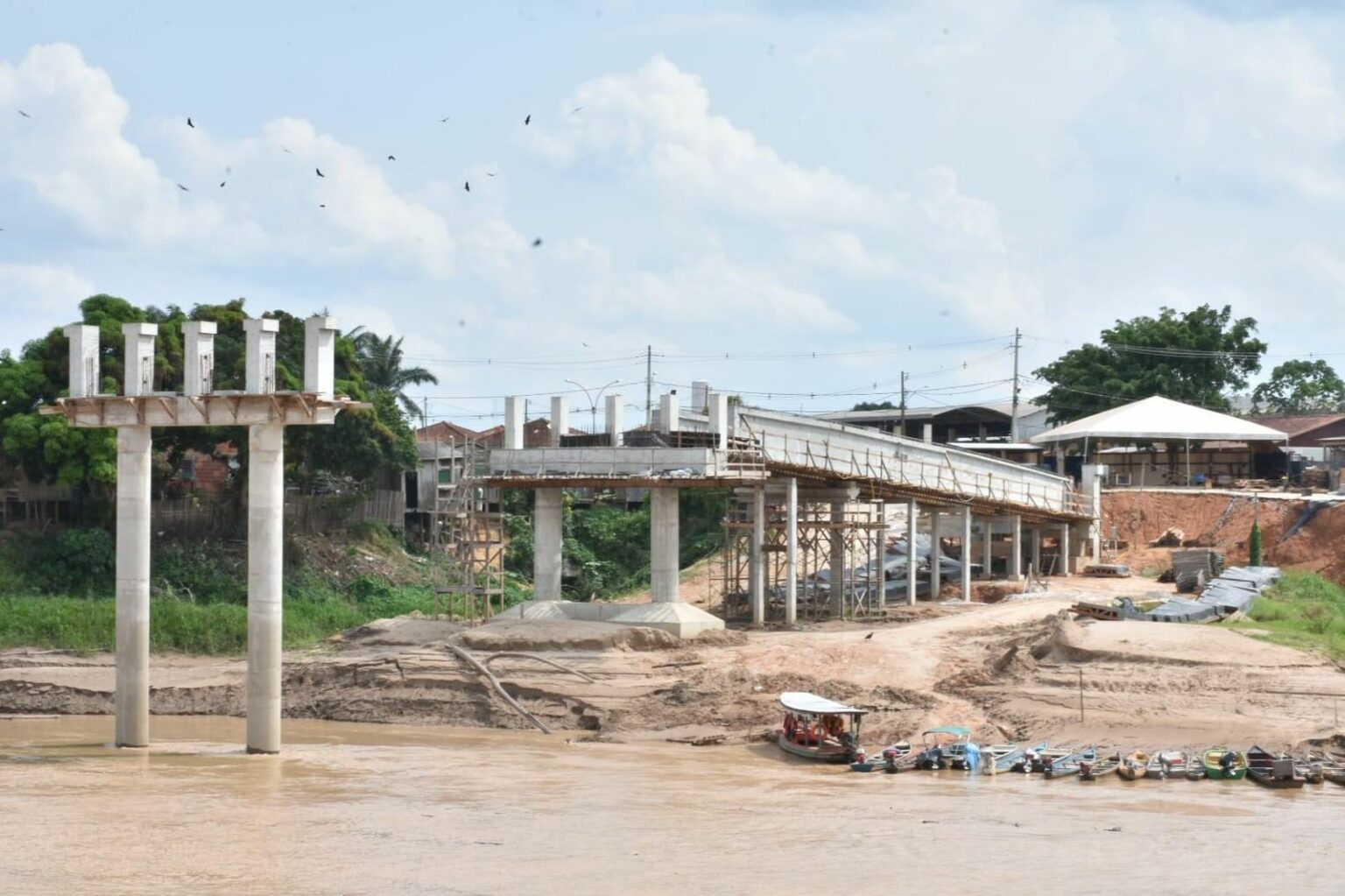 Governo avança na construção da ponte do Segundo Distrito de Sena