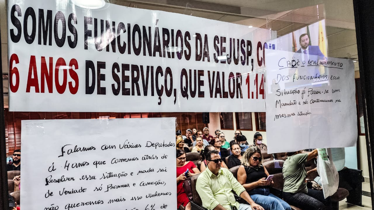 Funcionários da Segurança fazem manifestação na Aleac por reajuste salarial