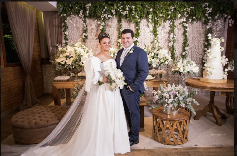 Igor Fecury e Ana Luiza Cavalcante trocam alianças em cerimônia emocionante