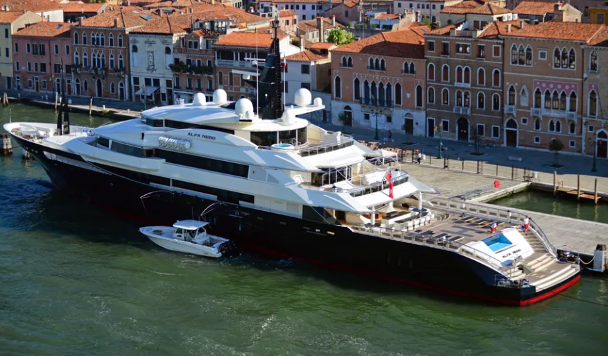 Alfa Nero: dono de megaiate abandonado no Caribe há mais de um ano ainda não foi localizado; veja fotos