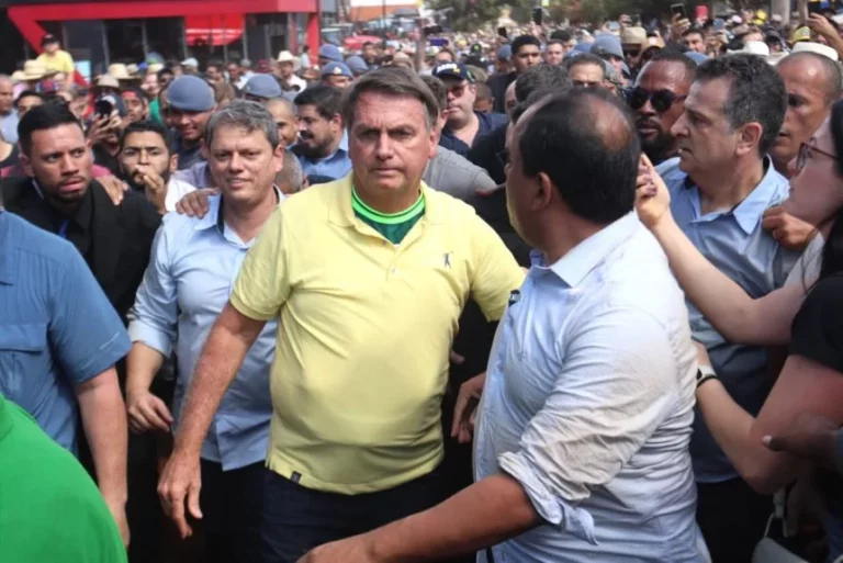 Bolsonaro usou colete à prova de balas em visita à Agrishow
