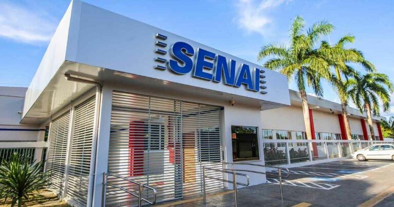 Senai abre processo seletivo com salários de até R$ 3.609,19