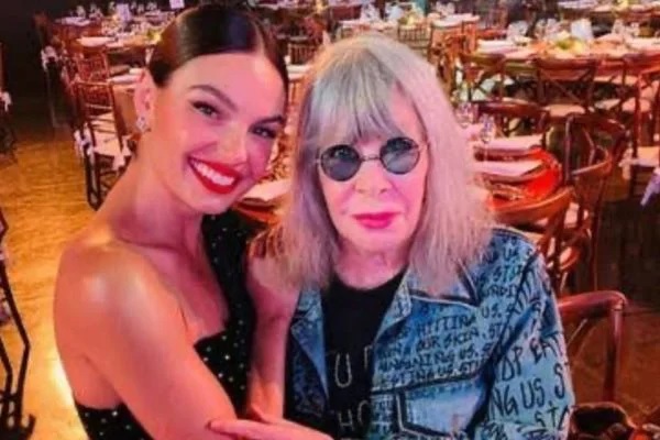 Rita Lee pediu para participar da vida do filho de Ísis Valverde: entenda