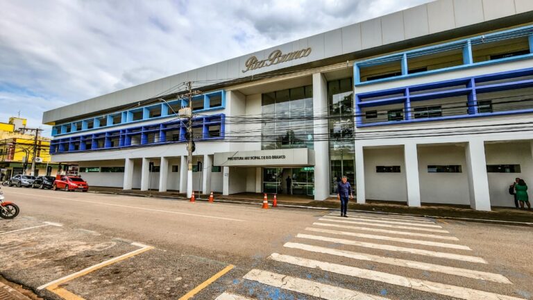 Com mais de 200 vagas, inscrições para concurso da Prefeitura iniciam