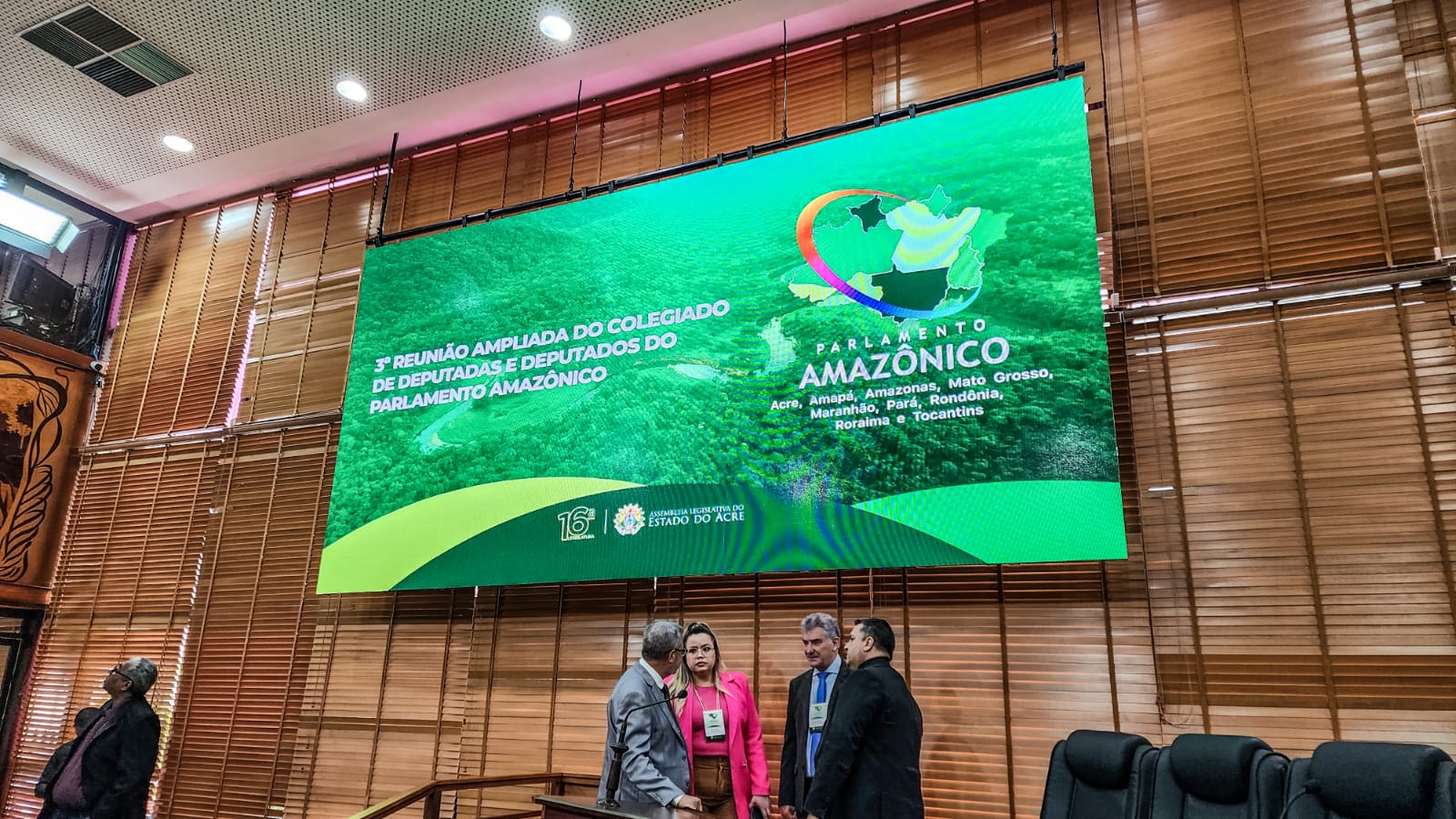 Aleac sedia 2ª reunião do Parlamento Amazônico com mais de 60 deputados