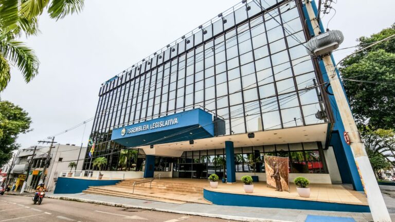 Aleac aprova pacote de projetos do Governo que extingue Igesac e institui programa de alfabetização