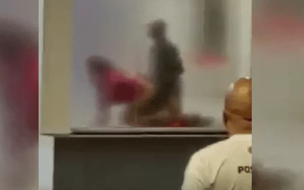 Vídeo: casal faz sexo dentro de agência bancária em São Paulo