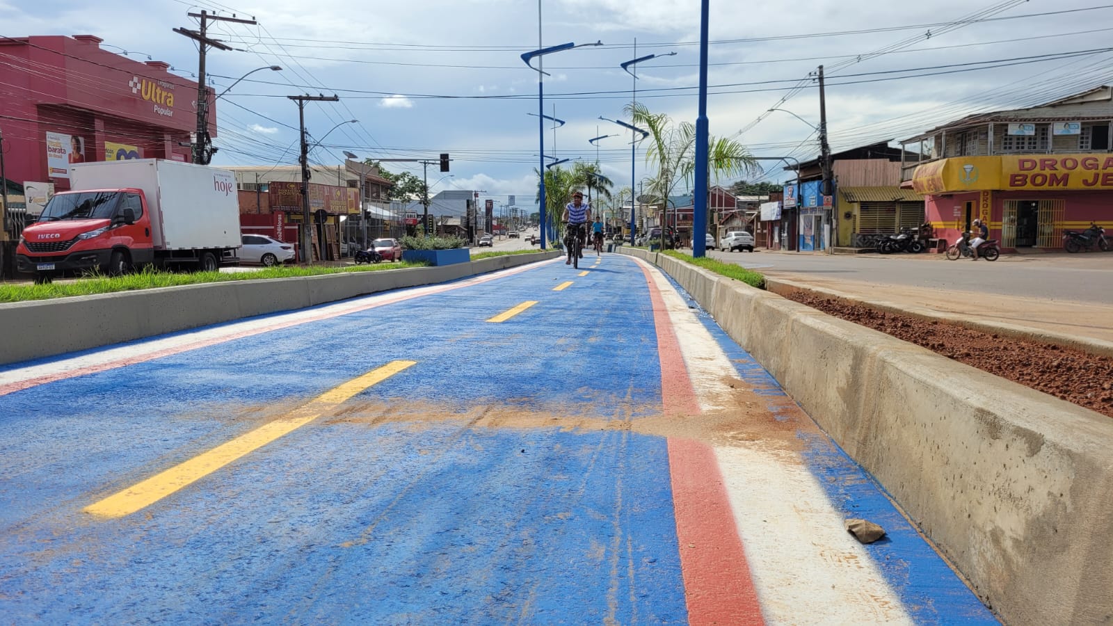 Nova ciclovia da Via Chico Mendes deve ser finalizada antes da ExpoAcre, diz prefeitura