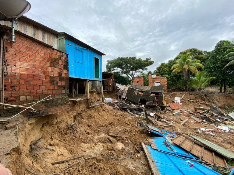 Pelo menos 500 imóveis atingidos pela enchente do Rio Acre não poderão ser habitados