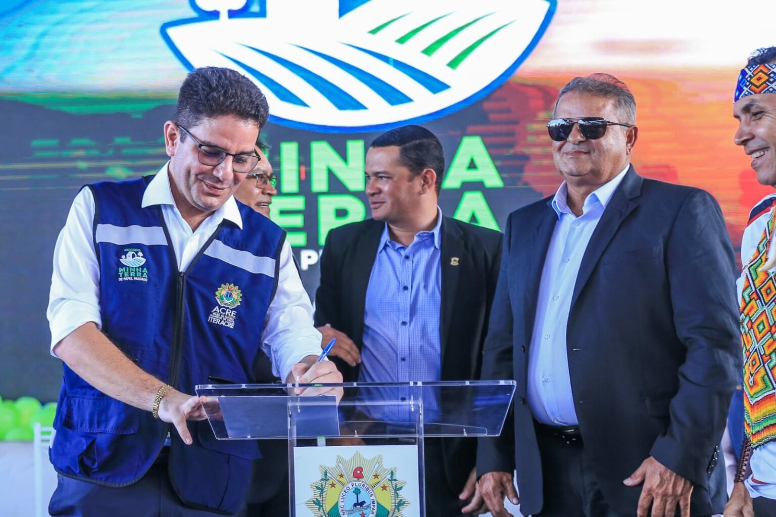 Governo do Acre autoriza construção de duas escolas de ensino fundamental