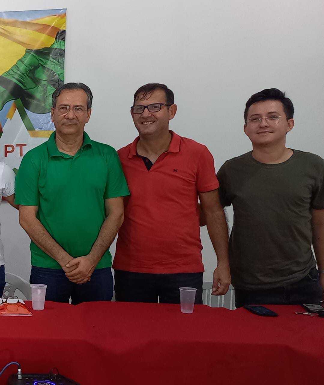 Representando PSD, Jefferson Barroso participa de ato do PT e fala em tom de aliança