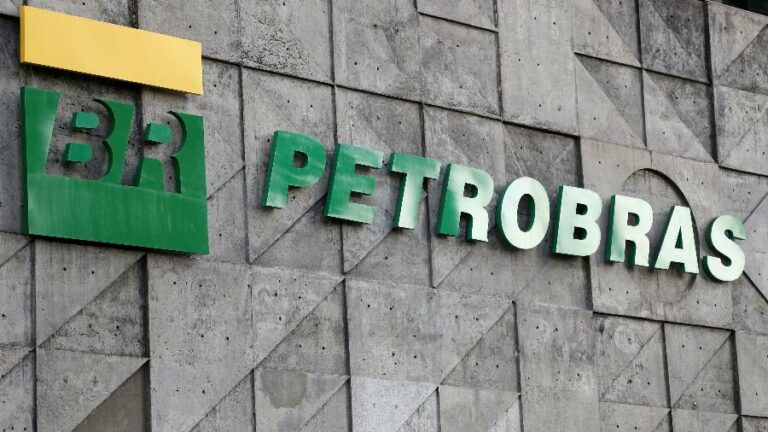 Petrobras pagará R$ 1.825 a estagiários; veja como se candidatar