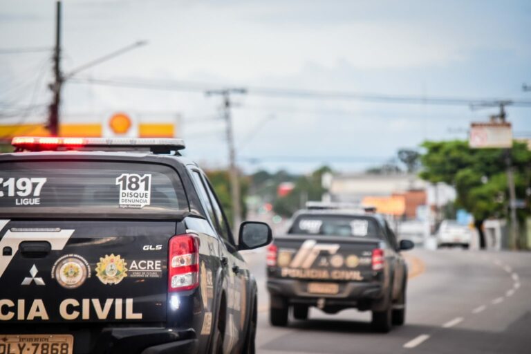 Polícia identifica e prende grupo que arrombava veículos para furtar objetos em Rio Branco Polícia identifica e prende grupo que arrombava veículos para furtar objetos em Rio Branco