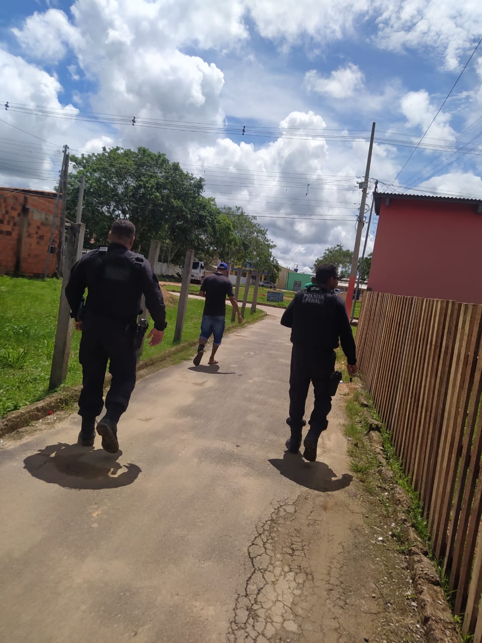 Em Sena, monitorado que rompeu tornozeleira eletrônica é capturado em terreno baldio