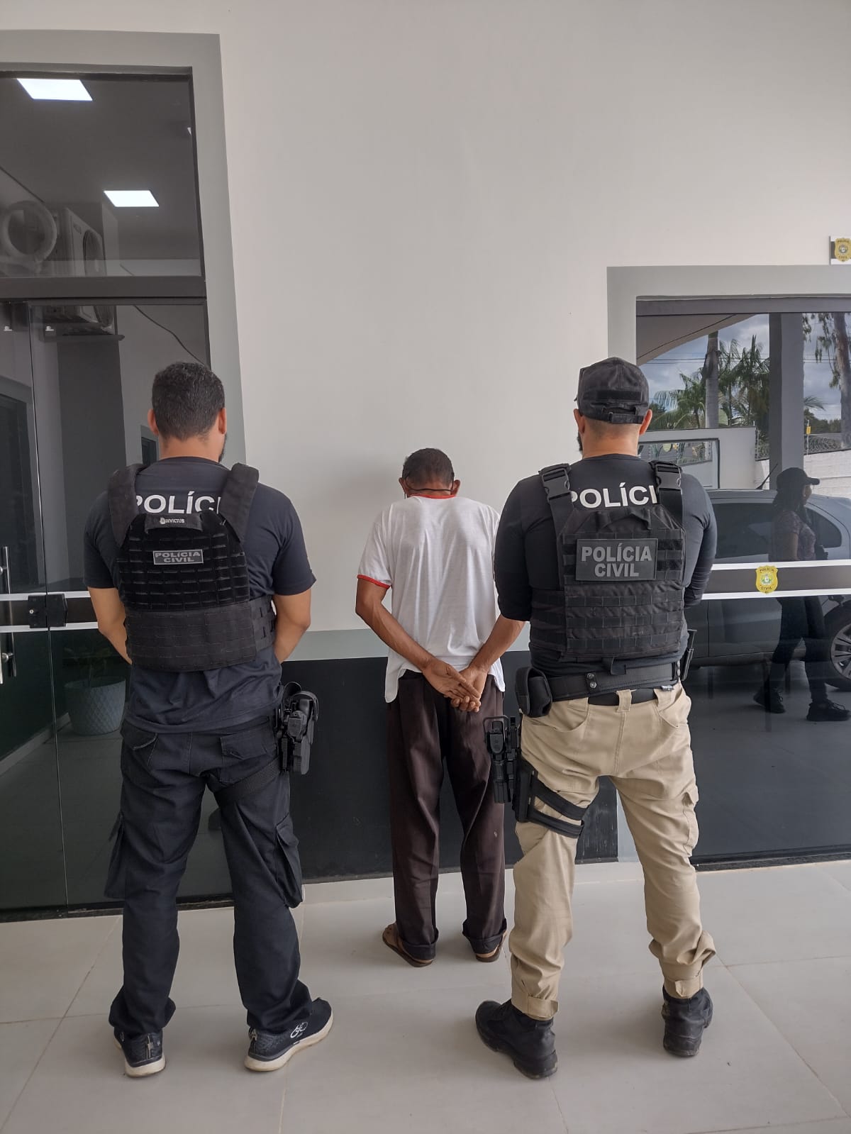 Cinco pessoas condenadas por estupro são capturadas pela polícia no Acre