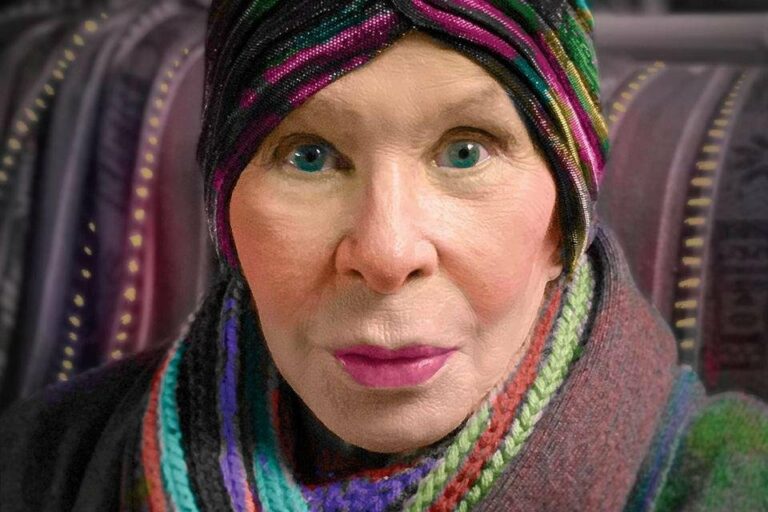 Rita Lee detalha experiência com espíritos em nova autobiografia