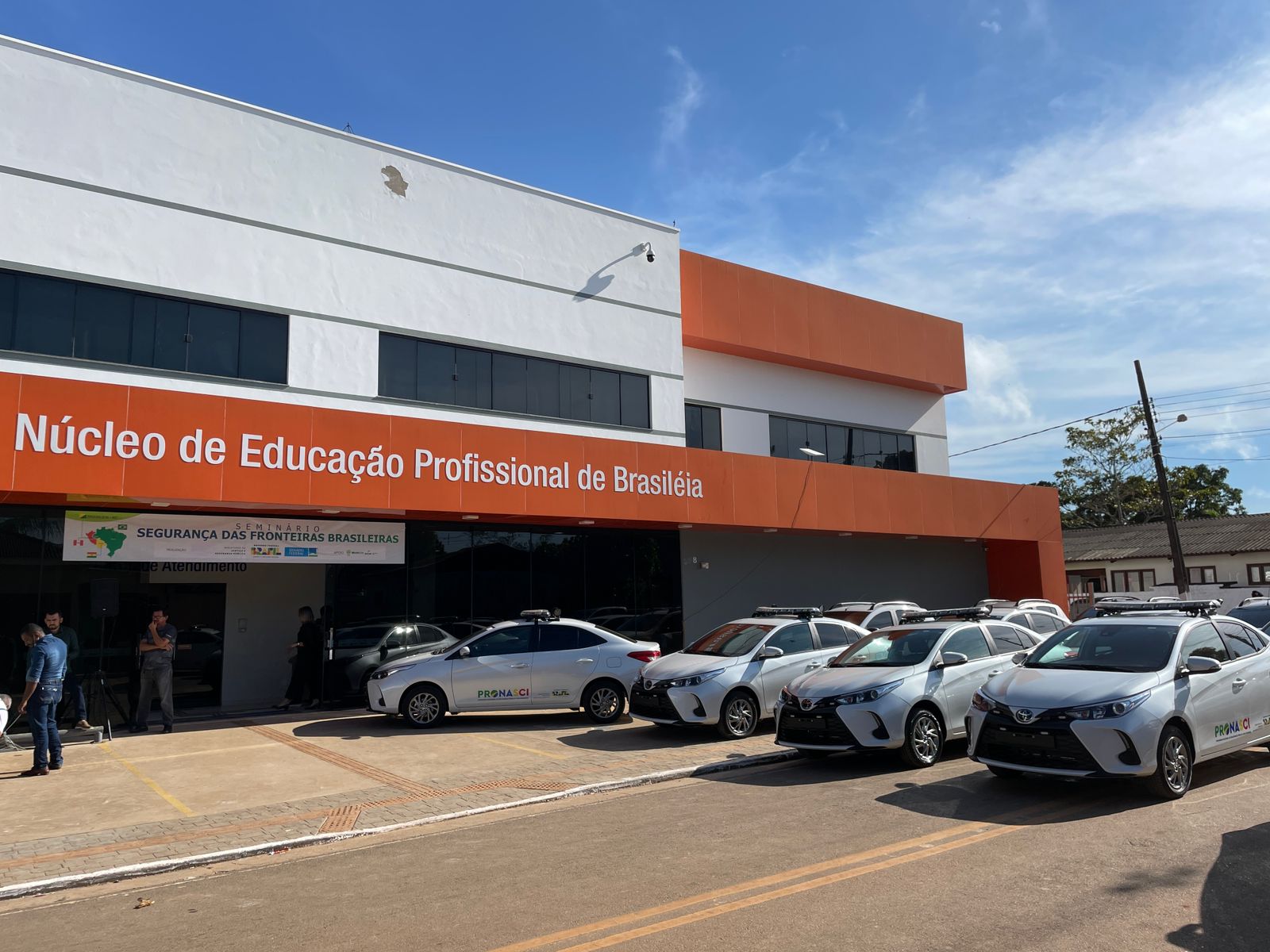 Ministros de Lula entregam quase 20 viaturas para a Segurança Pública do Acre
