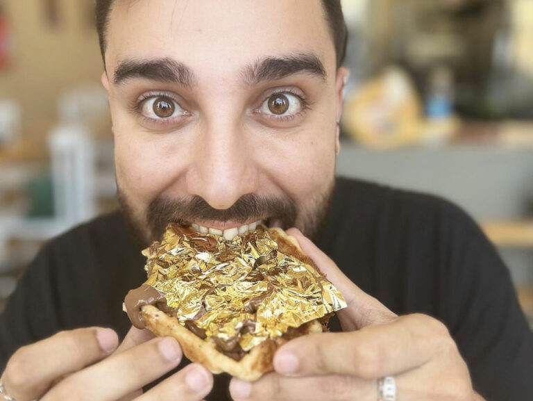 Ostentação! Influencer mostra comida com ouro no Acre: “Me sentindo o próprio rei”