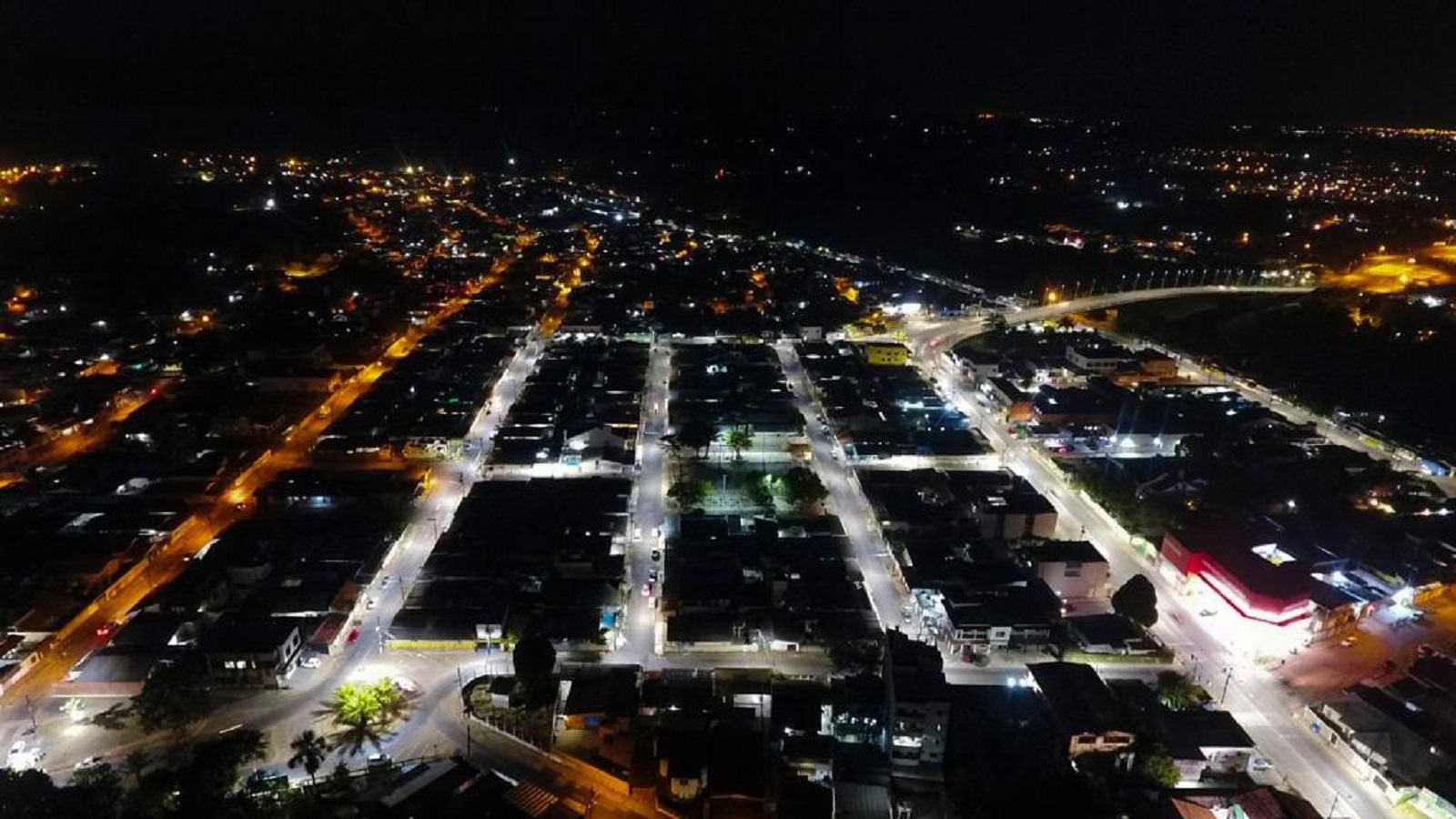 Prefeitura promete cidade iluminada 100% em LED nos próximos dias