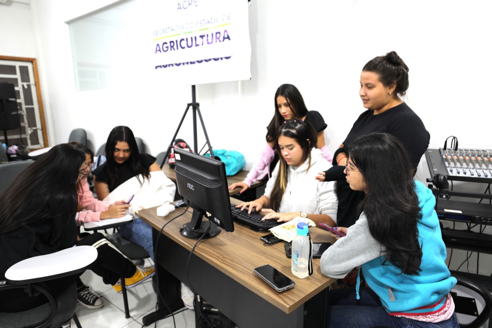 Aprendiz Cooperativo: Programa do Sescoop Acre capacita jovens para o mercado de trabalho