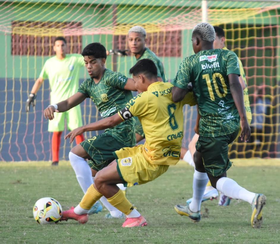 Andirá/Santa Cruz enfrenta o Atlético e quer liderança do Estadual
