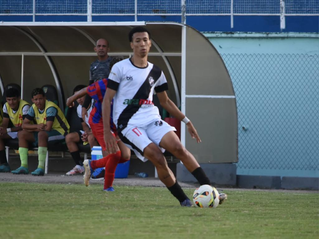 Rio Branco e Vasco em um duelo dentro do G4 do Estadual