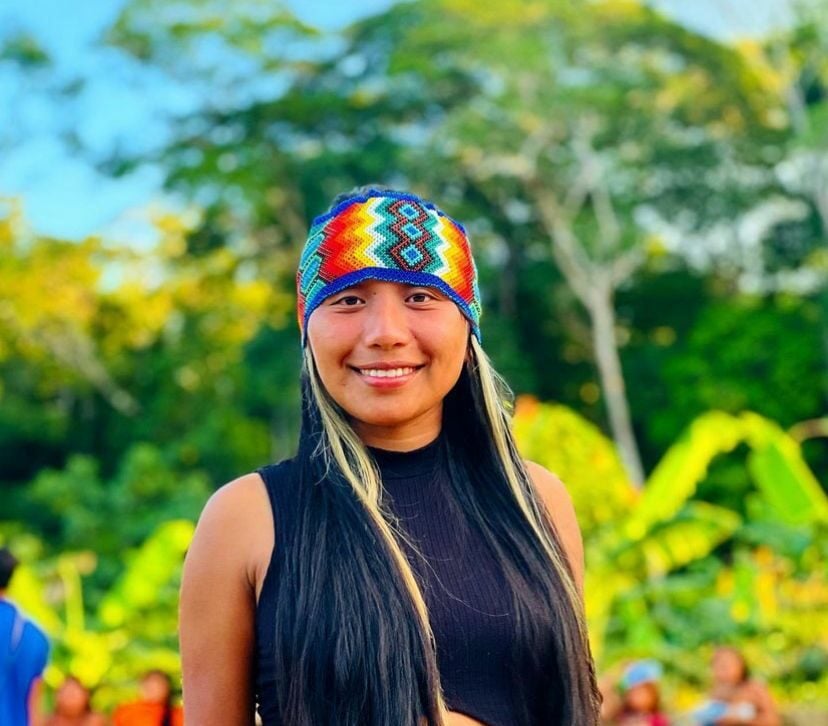 Indígena acreana é destaque em exposição no RJ com pintura sobre a cerimônia da Ayhuasca