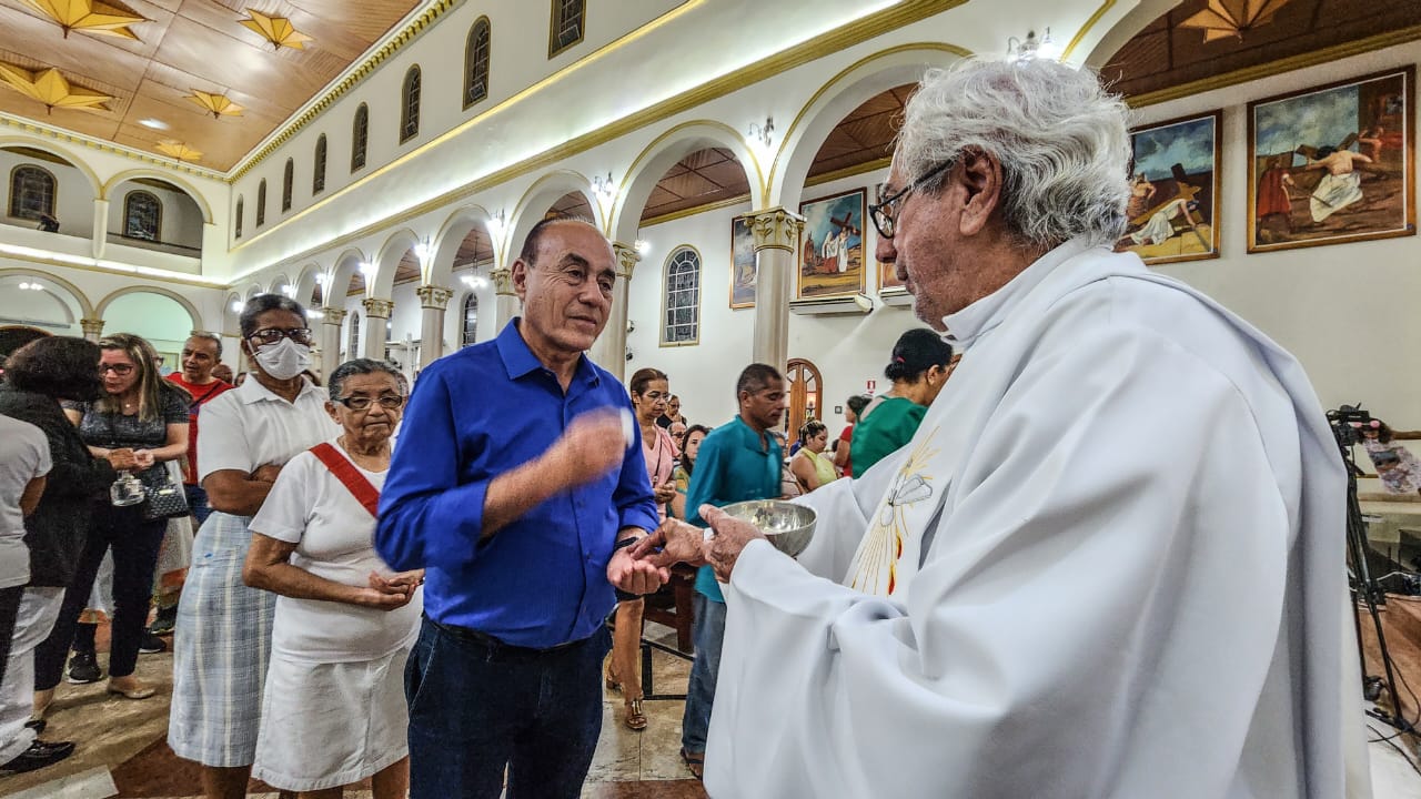 Bocalom participa da Santa Missa em celebração ao Dia de Corpus Christi