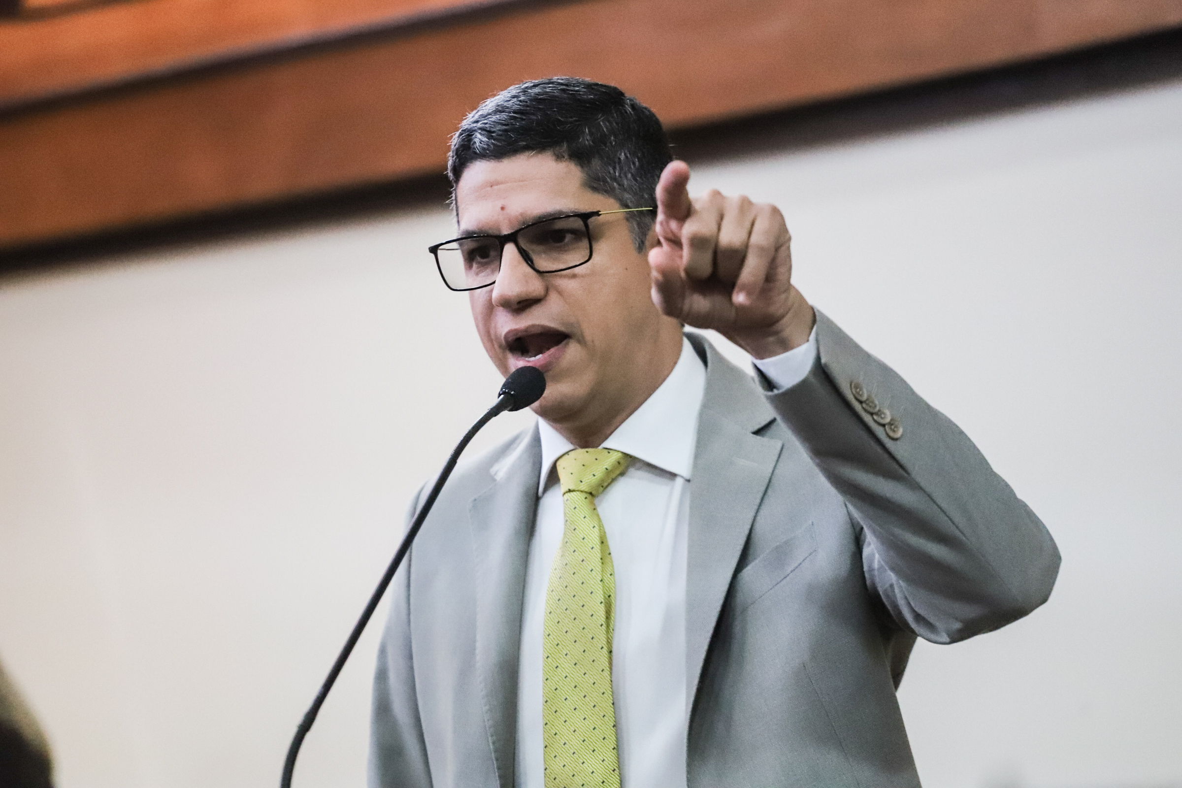 “Vou lutar até o último minuto por minha candidatura”, diz Calegário sobre disputa por Prefeitura