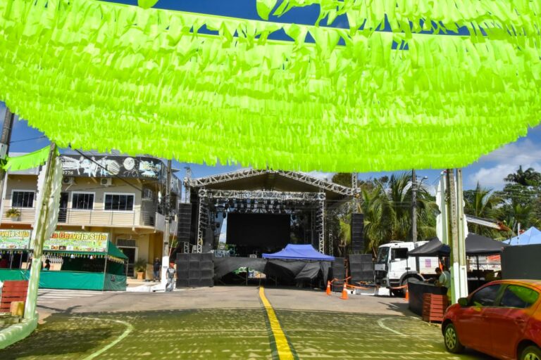 Brasiléia finaliza preparativos para o  Carnavale 2023; festa inicia nesta sexta