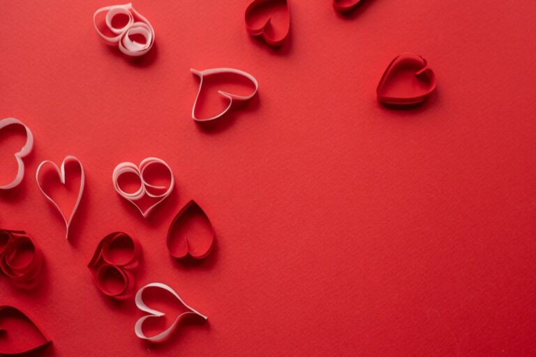 O Dia dos Namorados e a solitude na vida moderna: em busca do amor autêntico